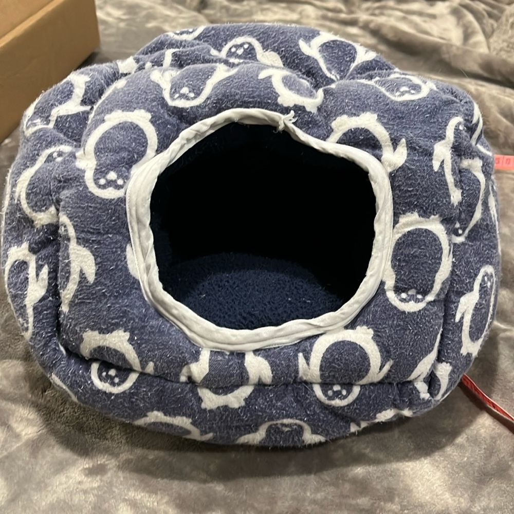 Small pet house/hide